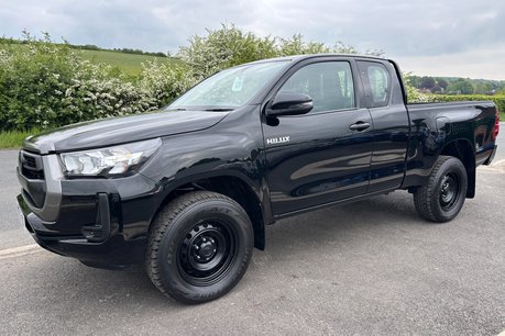 Toyota Hilux Active ECB 4WD D-4D Pickup 