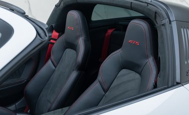 Porsche 911 Targa 4 GTS (992) 41