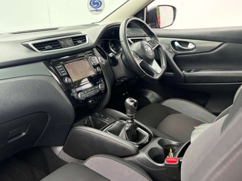 Nissan Qashqai 1.3 Qashqai N-Connecta DiG-T 5dr 53