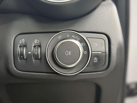 Alfa Romeo Giulia 2.2 TD Speciale Saloon 4dr Diesel Auto Euro 6 (s/s) (180 ps) 57