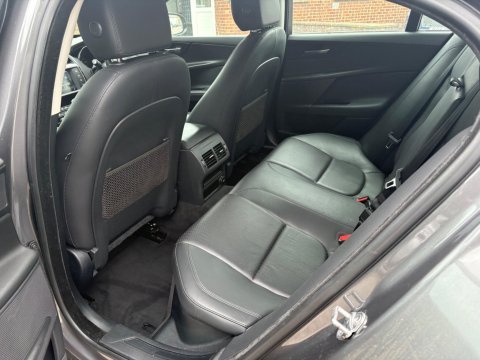 Jaguar XE PORTFOLIO 15