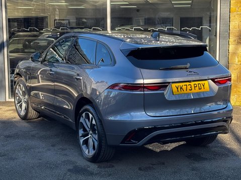 Jaguar F-Pace R-DYNAMIC HSE BLACK 28