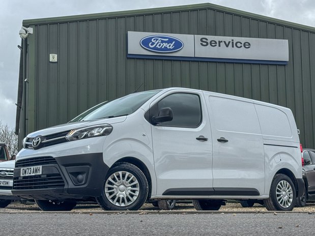 Toyota Proace SWB L1H1 [SOLD CM] Low Roof Icon Air Con Nav Sensors EURO 6 1