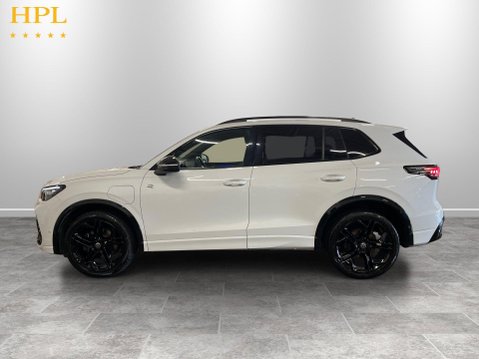 Volkswagen Tiguan 1.5 TSI eHybrid 19.7kWh R-Line SUV 5dr Petrol Plug-in Hybrid DSG Euro 6 (s/ 4