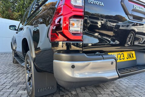 Toyota Hilux Invincible X 4WD 2.8 D-4D Double Cab Pickup - Hardtop Canopy 26