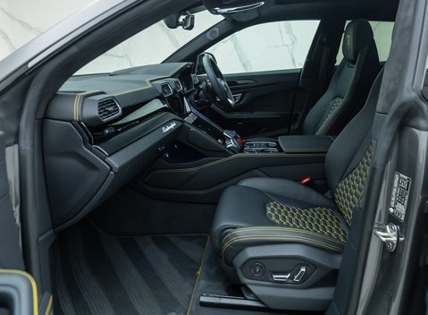 Lamborghini Urus S 19