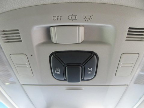 Toyota Vellfire 2.4 Z + 7 Seats 17