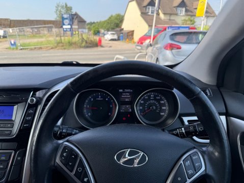 Hyundai i30 1.6 CRDi Blue Drive Active Euro 5 (s/s) 5dr 11