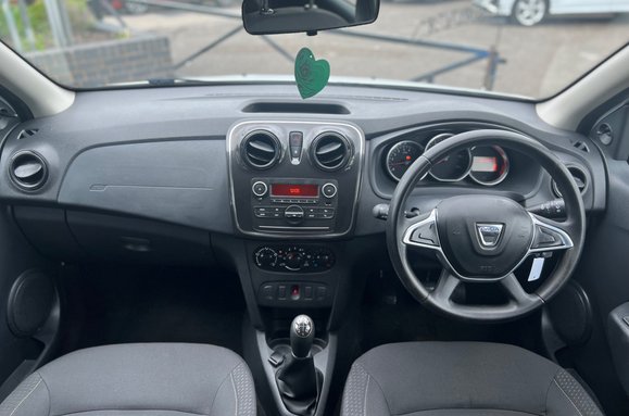 Dacia Logan ESSENTIAL 1.0 TCE ESTATE 34