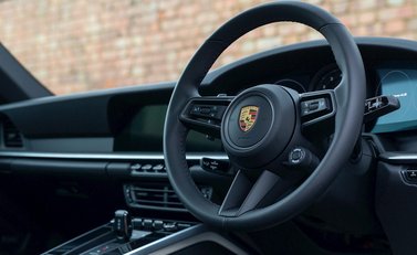 Porsche 911 Carrera 4S (992) 11