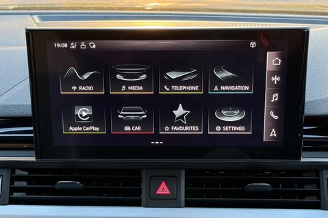 Audi A4 AVANT TDI S LINE MHEV - REVERSE CAMERA - 8 AUDI MAIN DEALER SERVICES 42