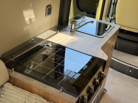Auto-Trail V-Line 635 35 L4H2 STANDARD PV 12