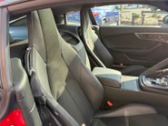 Jaguar F-Type I4 R-DYNAMIC 33