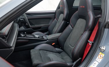 Porsche 911 Targa 4 GTS (992) 22