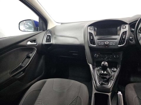 Ford Focus 1.0 Titanium 5dr 26