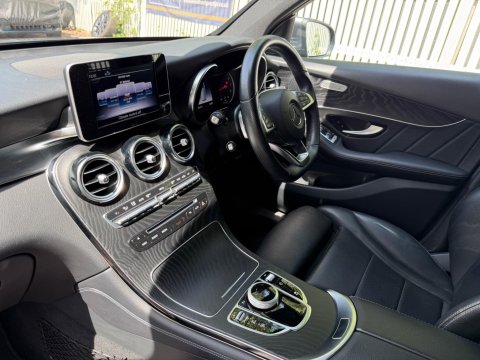 Mercedes-Benz GLC GLC 250 4MATIC AMG LINE 26