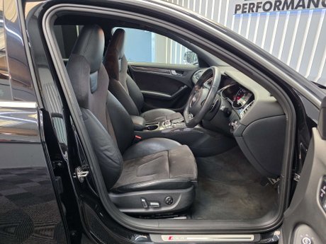Audi RS4 4.2 FSI V8 Estate 5dr Petrol S Tronic quattro Euro 5 (450 ps) 23
