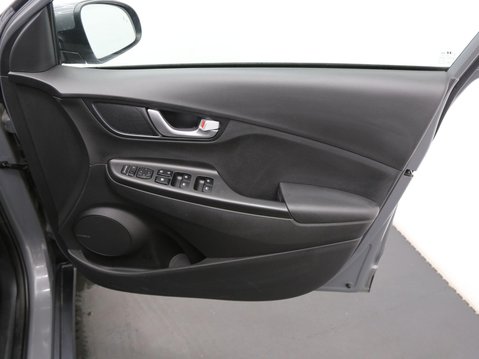 Hyundai KONA 39kWh Premium Auto 5dr (10.5kW Charger) 19