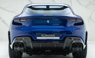 Ferrari Purosangue 8