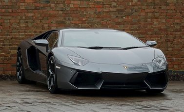 Lamborghini Aventador LP 700-4 1