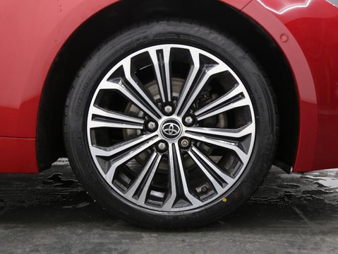 Toyota Corolla 2.0 VVT-h Design CVT Euro 6 (s/s) 5dr 27