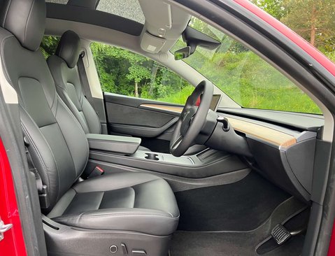 Tesla Model Y ModeL Y Long Range AWD 4WD 5dr 19