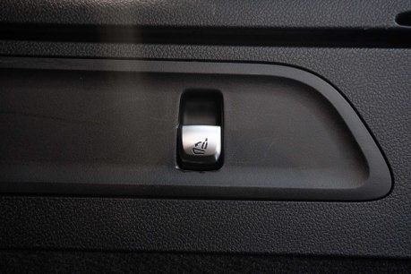 Mercedes-Benz GLC 3.0 GLC43 V6 AMG (Premium Plus) SUV 5dr Petrol G-Tronic+ 4MATIC Euro 6 (s/s 35