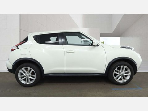 Nissan Juke 1.6 Acenta SUV 5dr Petrol XTRON Euro 6 (117 ps) 5