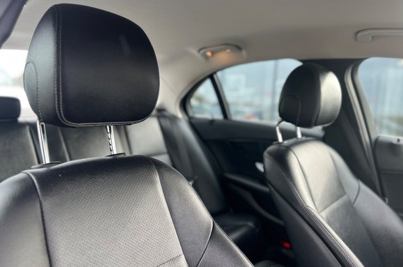 Mercedes-Benz C Class C200 SE PETROL 4 Door 14