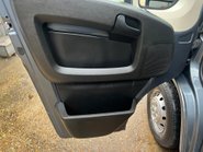 Peugeot Boxer BLUEHDI 335 L2H2 PROFESSIONAL P/V 21