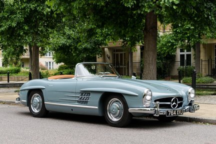 Mercedes-Benz SL 300 Roadster 2