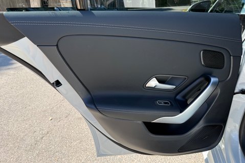 Mercedes-Benz CLA Class CLA 220 D AMG LINE PREMIUM PLUS - PANORAMIC ROOF 29