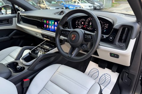 Porsche Cayenne V6 E-HYBRID BLACK EDITION -MATRIX LEDS -360 CAMS -WHITE LEATHER INTERIOR 14