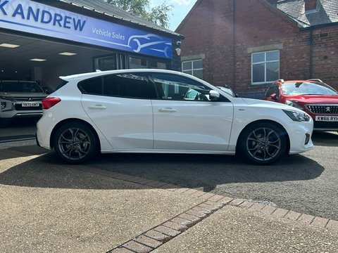 Ford Focus ST-LINE 3