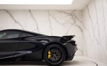 McLaren 720S Performance 24