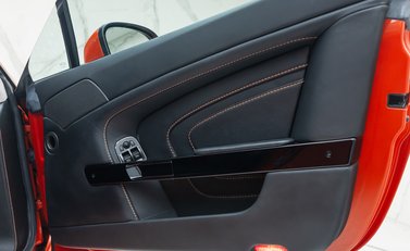 Aston Martin V12 Vantage S 24