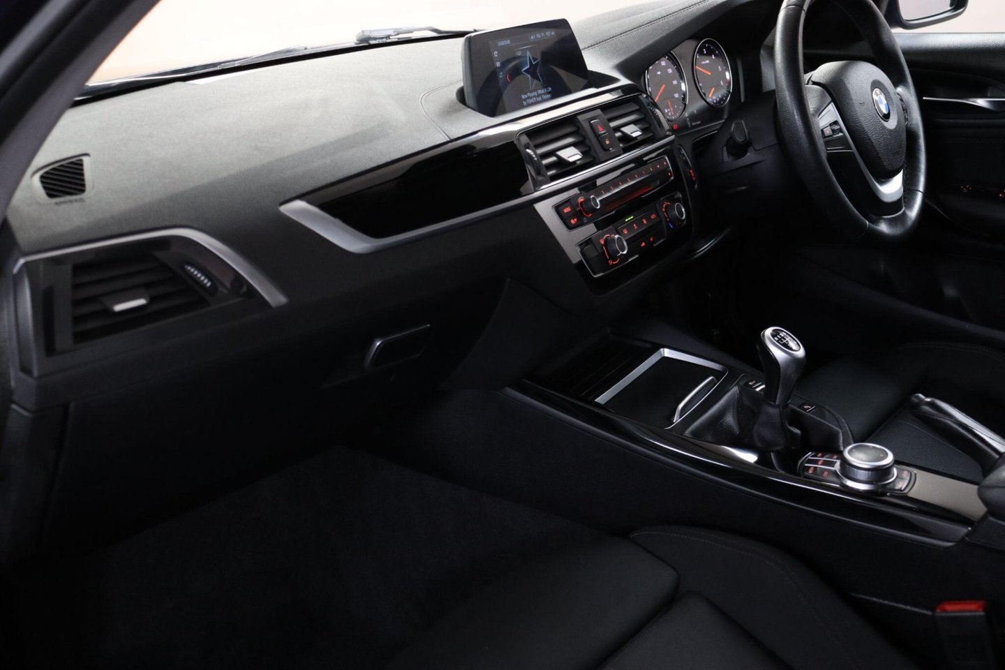 2019 BMW 1 Series — image 28