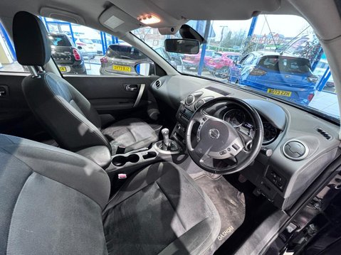 Nissan Qashqai 1.6 Acenta 2WD Euro 5 (s/s) 5dr 9