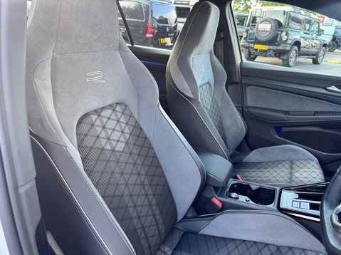 Volkswagen Golf R-LINE ETSI DSG 16