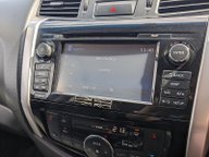 Nissan Navara DCI TEKNA 4X4 SHR DCB 21