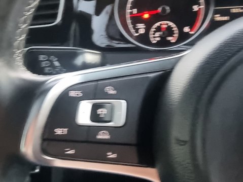 Volkswagen Golf R LINE EDITION TDI BLUEMOTION TECHNOLOGY 50