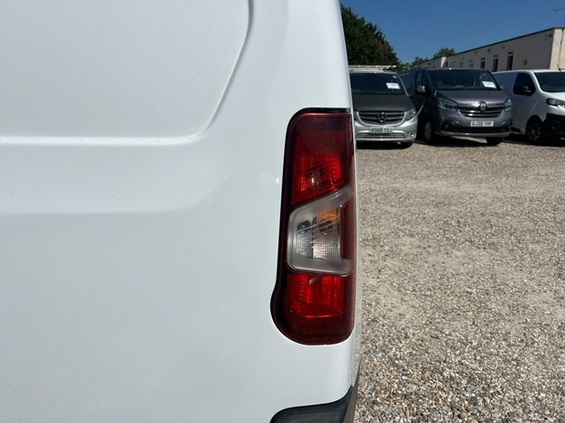 Citroen Berlingo SWB L1H1 Low Roof Enterprise Air Con Sensors Tow Bar EURO 6 23
