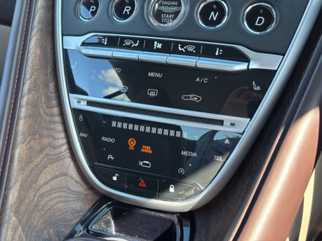 Aston Martin DB11 5.2 V12 Auto Euro 6 (s/s) 2dr 31