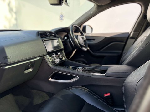 Jaguar F-Pace 2.0 F-PACE Chequered Flag AWD D Auto 4WD 5dr 66