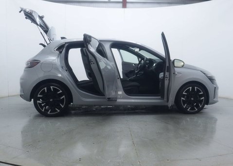 Renault Clio 1.6 Clio Techno E-Tech HEV Auto 5dr 59