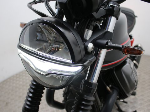 Moto Guzzi V7 V7 STONE SPECIAL EDITION 32