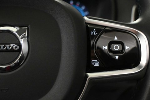 Volvo XC90 2.0 XC90 Ultimate B5 MHEV AWD Auto 4WD 5dr 39