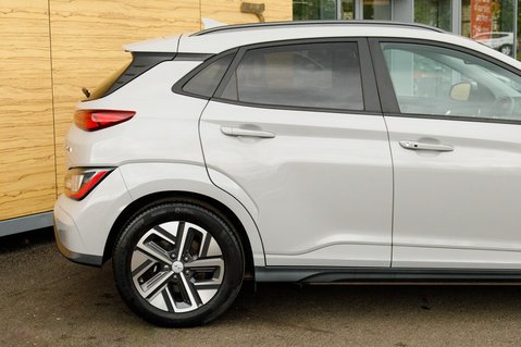 Hyundai KONA ULTIMATE 8