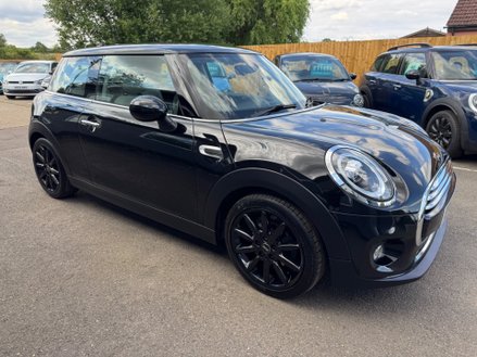 Mini Hatch COOPER EXCLUSIVE