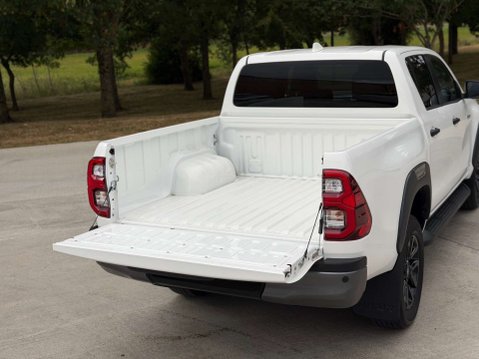 Toyota Hilux 2.8 Hilux Invincible X MHEV 4WD A 4WD 4dr 5